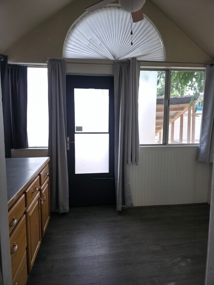 Building Photo - 163 W 400 S