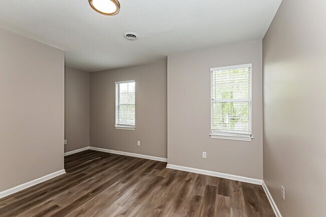 Building Photo - 1820 Wimbleton Woods Dr