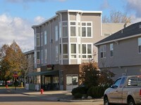 Building Photo - Old - Landmark Square