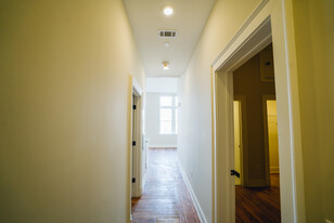 Building Photo - 520 Mulberry St