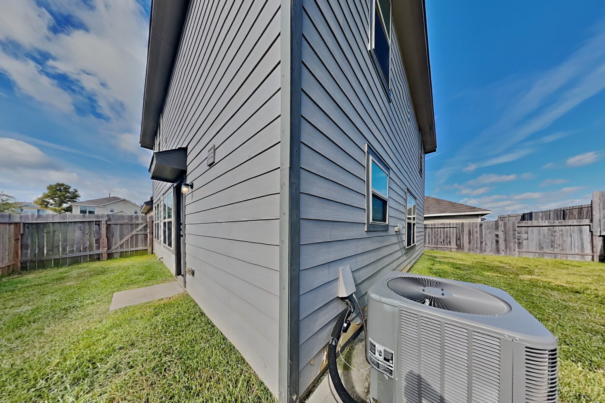 Building Photo - 11106 N Lake Mist Ln