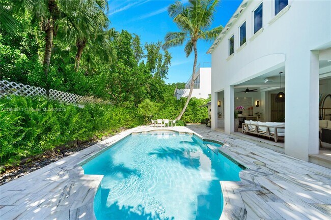 Building Photo - 1281 S Venetian Way