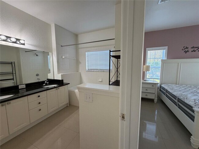 Building Photo - 3735 Conroy Rd