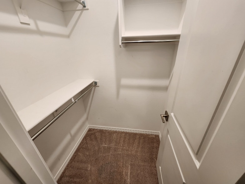 Building Photo - 8948 W Colter St