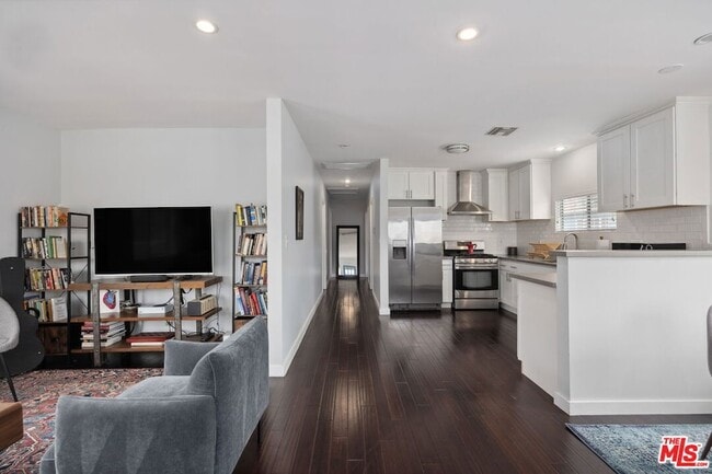 Building Photo - 3836 Seneca Ave