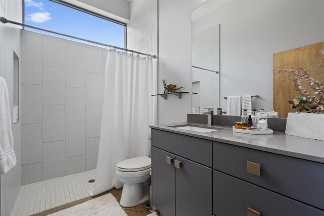 Building Photo - 1302 Socorro Dr