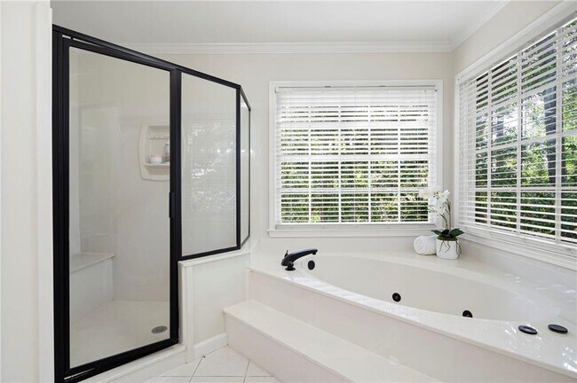 Building Photo - 4711 Oakleigh Manor Dr
