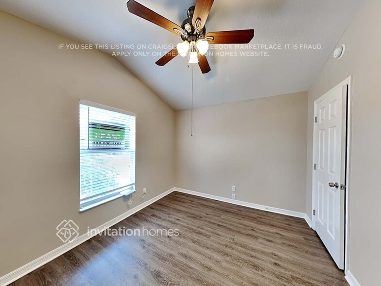 Building Photo - 723 Berwick Dr