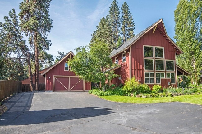 Primary Photo - Furnished Contemporary Barn Style Home Ava...