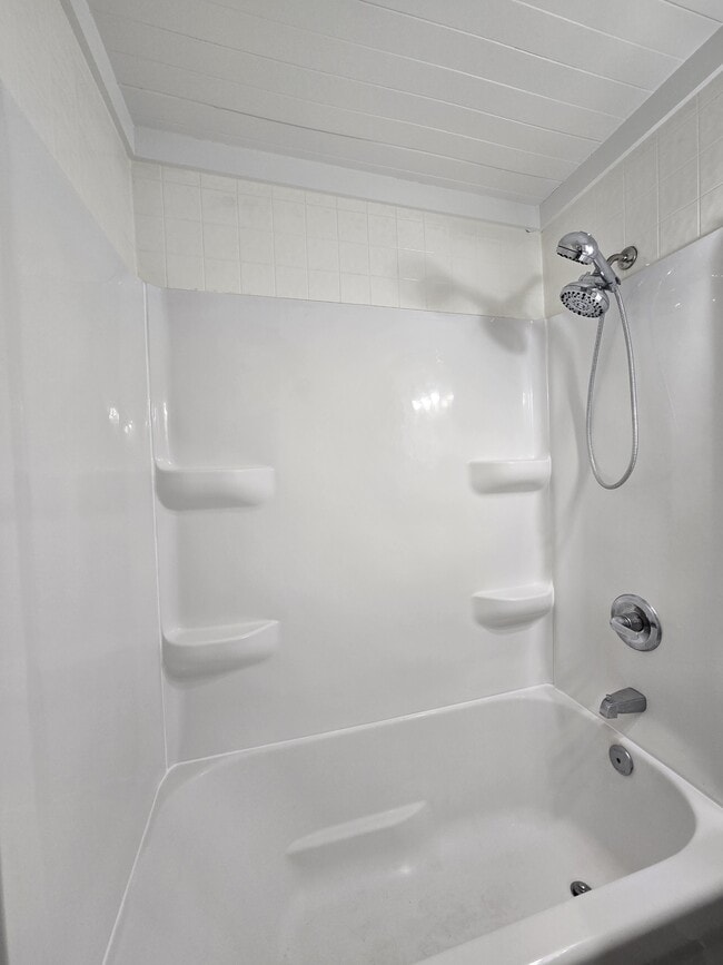 Building Photo - 333 N Colby Ave