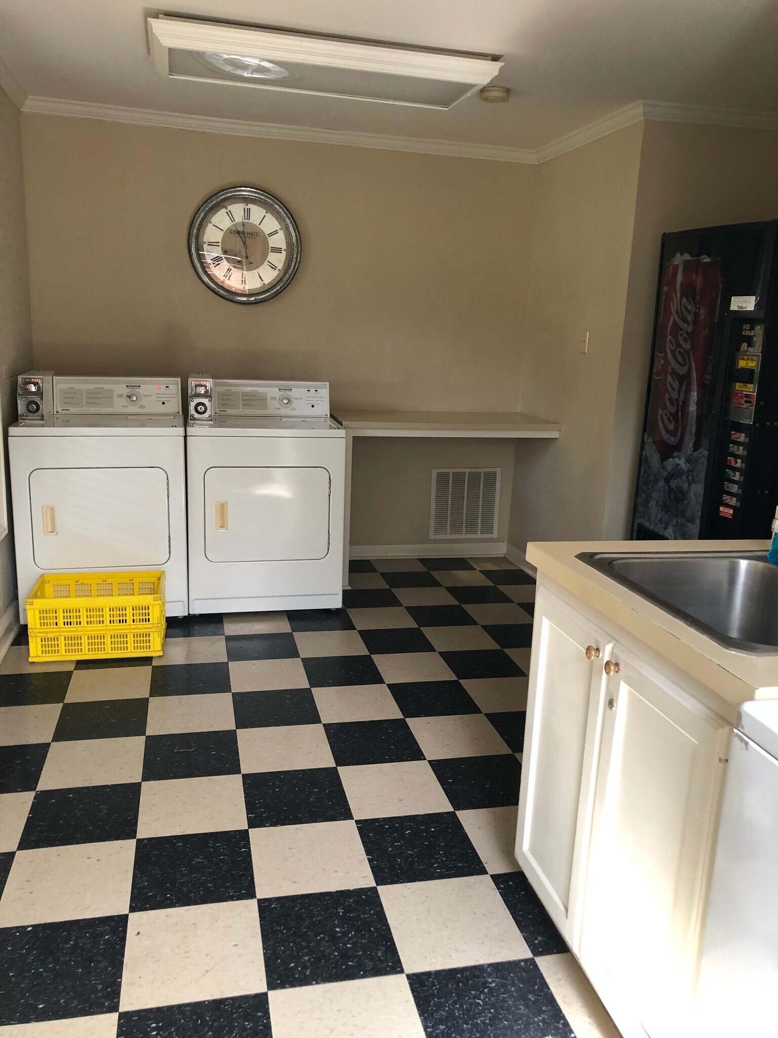 Building Photo - 213 Bendel Rd