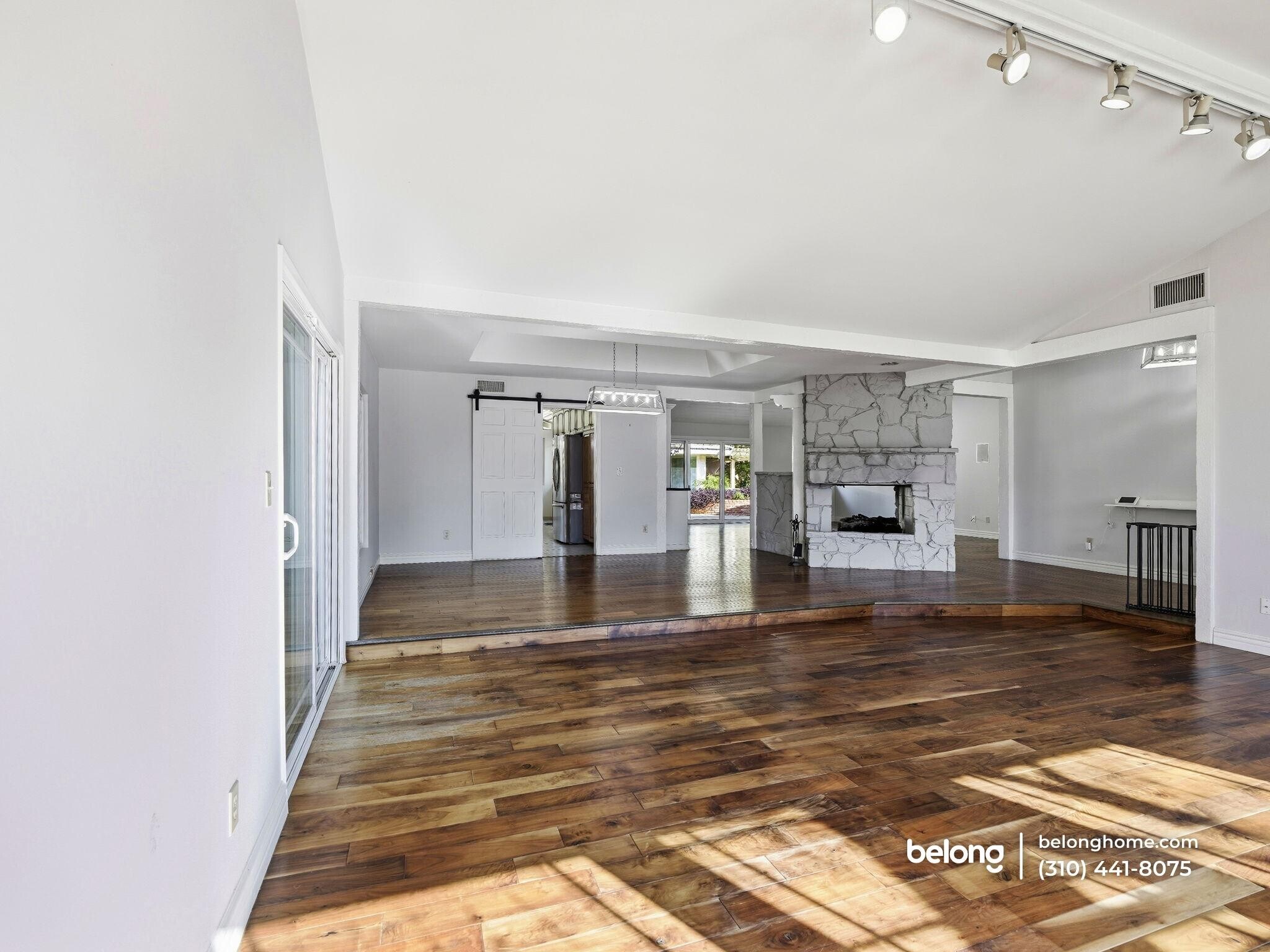 Building Photo - 22243 Craggyview St