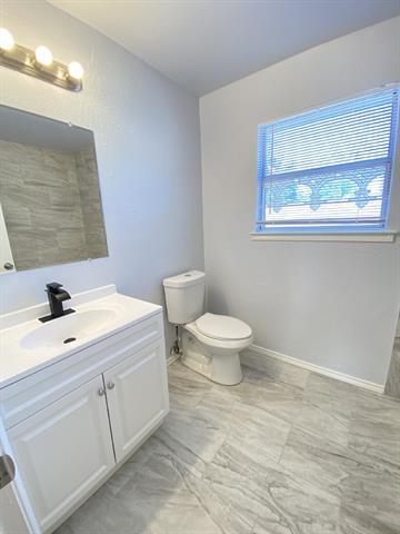 Building Photo - 4150 Briar Hill Dr