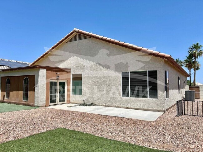 Building Photo - 2748 S 159th Ave