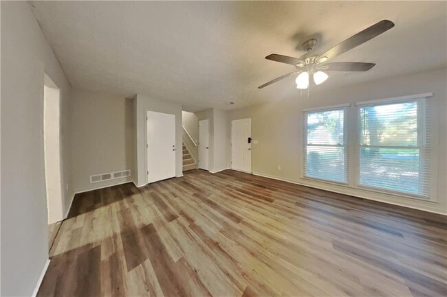 Building Photo - 3117 Calumet Cir NW