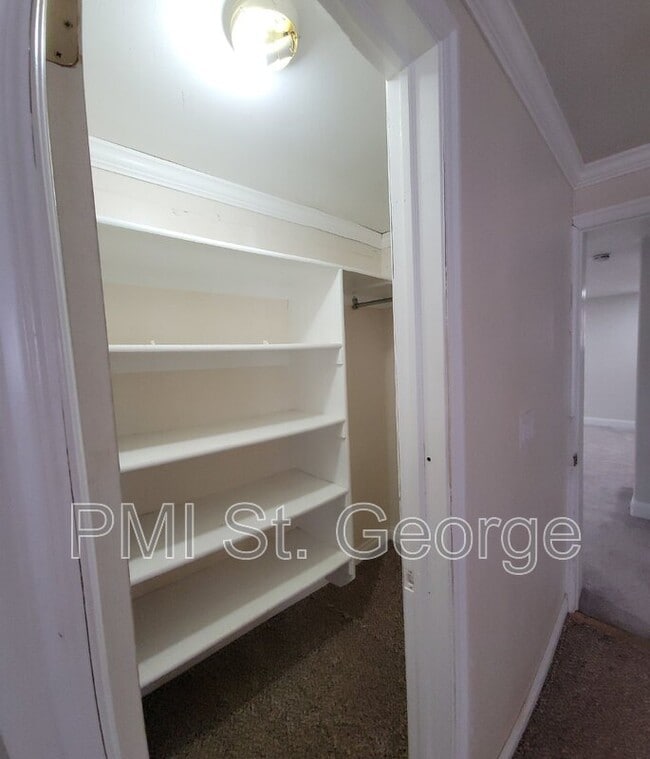 Building Photo - 1065 Canyon St