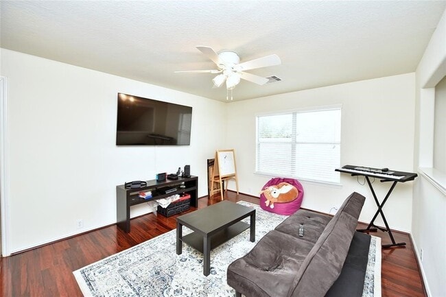 Building Photo - 7215 Ravenswood