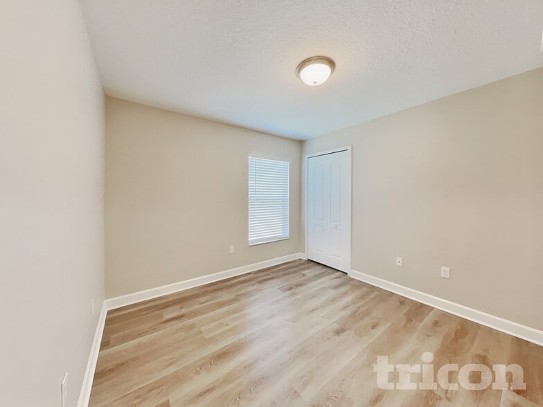 Building Photo - 13806 Newport Shores Dr