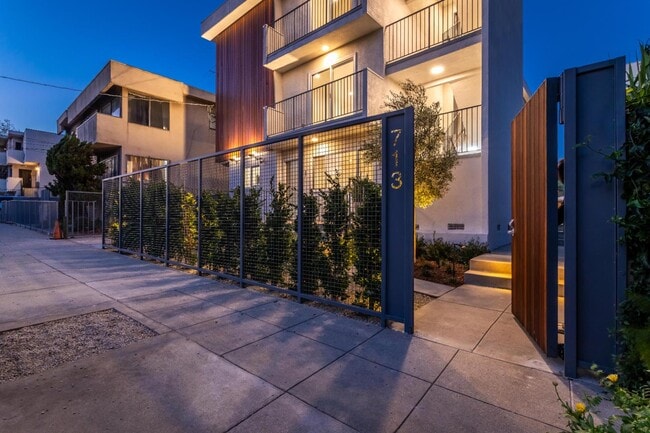 Building Photo - 713 New Depot St