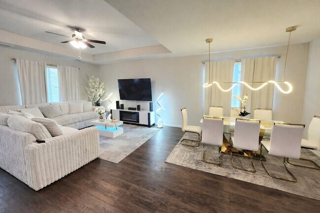 Building Photo - 9824 Dynamics Dr