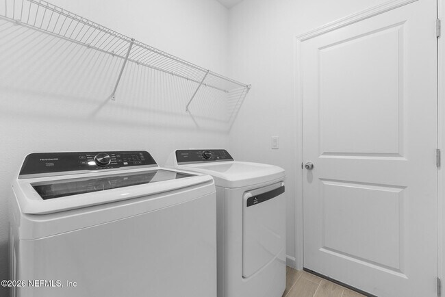 Building Photo - 122 Wrensong Pl