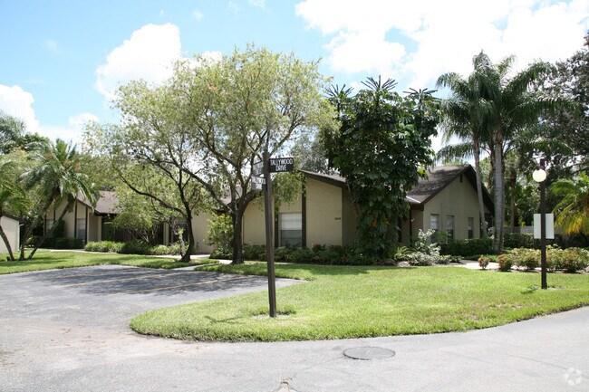 Primary Photo - Tallywood Apartments