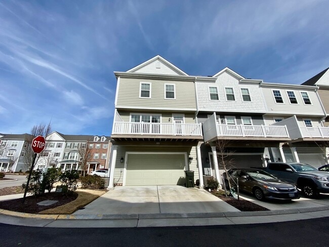 Building Photo - 3 Bedroom Townhome in Spence Crossing! Water/Sewer/Trash/Landscaping INCLUDED! - Attached Garage ...