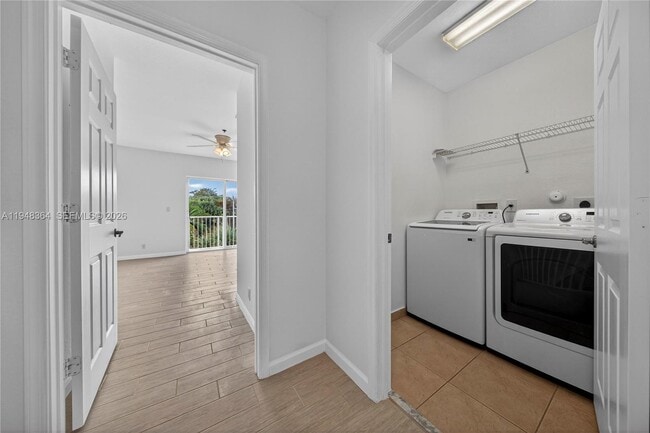 Building Photo - 4645 SW 75th Way