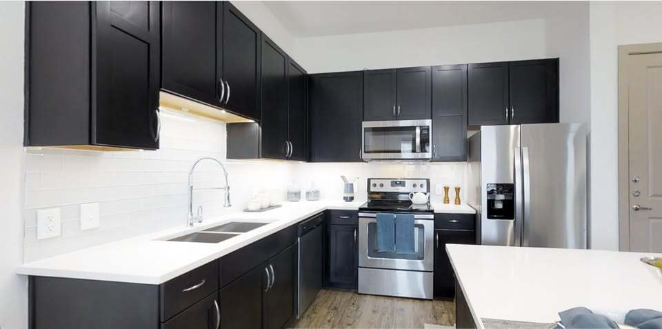 Building Photo - 5005 Galleria Dr