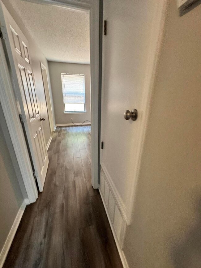 Building Photo - 129 Oak Terrace Dr