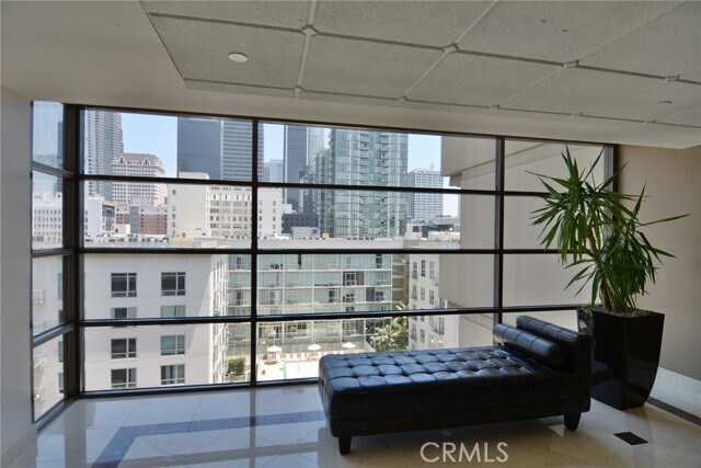 Building Photo - 600 W 9th St