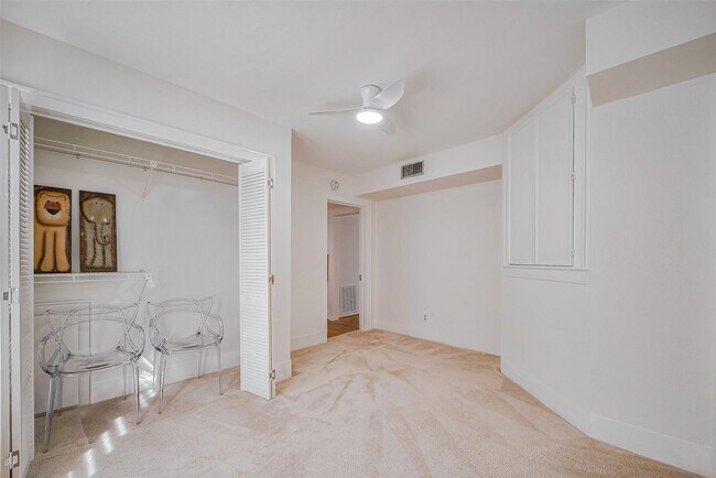 Building Photo - 1614 Ridgewood St