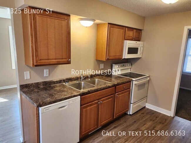 Building Photo - 1325 Bundy St