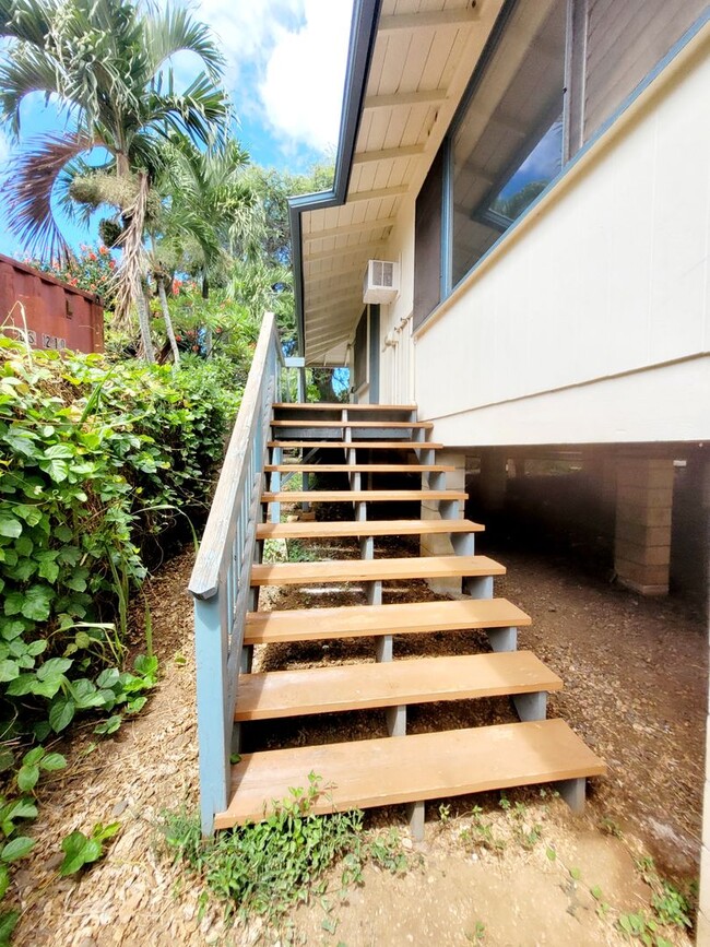 Building Photo - AVAILABLE NOW | 3 BED, 2 BATH HOME | Locat...