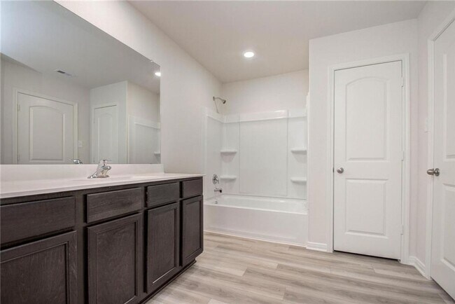 Building Photo - Charming 3BR House in Cleveland