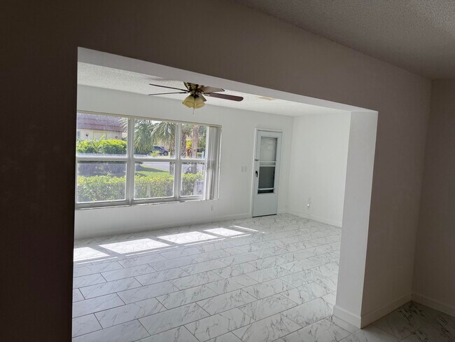 Building Photo - 5780 Fernley Dr