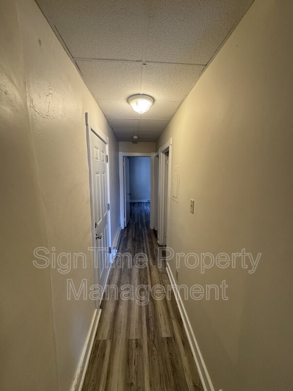 Building Photo - 40 E Washington St