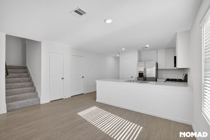 Building Photo - 1519 Rose Blush Ln