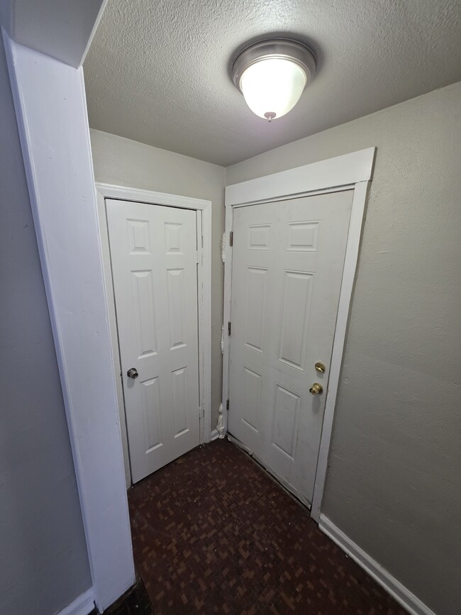 Building Photo - 16672 Lauder St