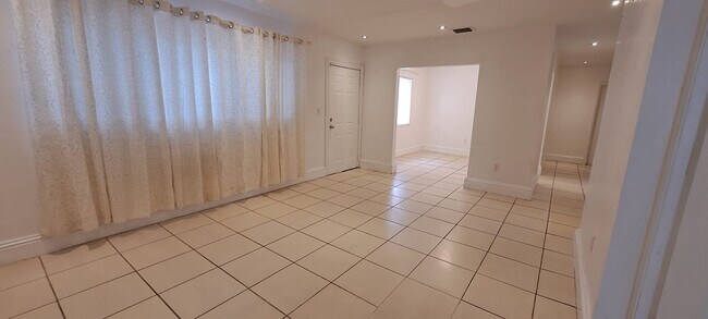Building Photo - 3030 NW 68th St