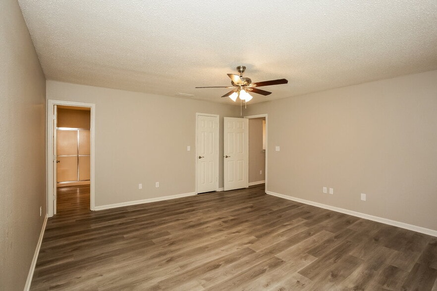 Building Photo - 8438 Kousa Dr