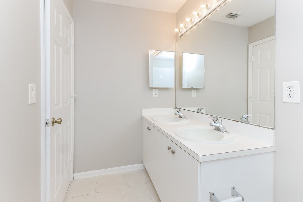 Building Photo - 6587 Rainwood Cove Ln