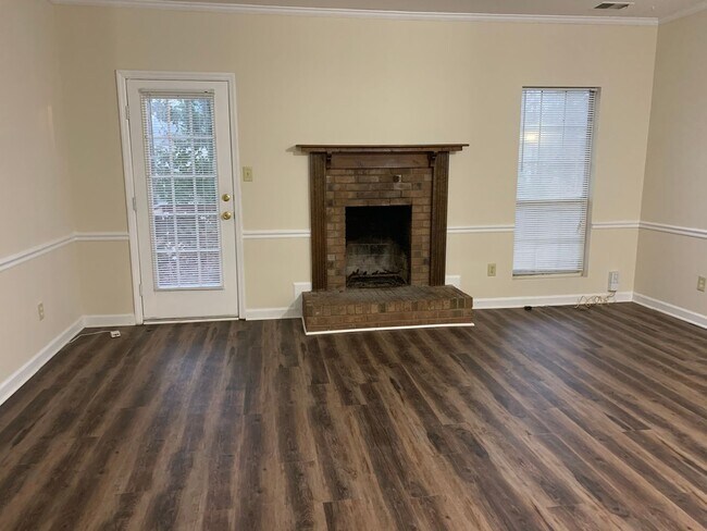 Building Photo - 6104 Bushmills St