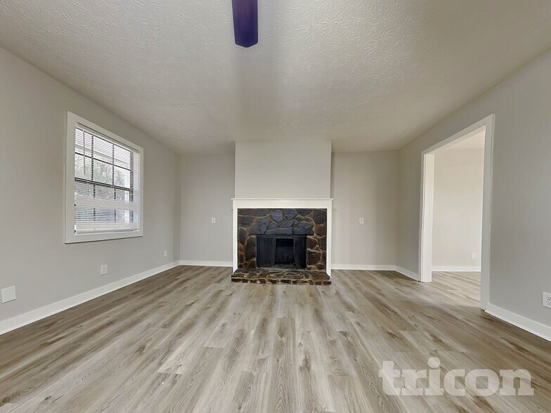 Building Photo - 285 Fireside Way