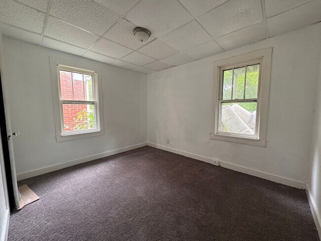 Building Photo - 325 S Lincoln Ave