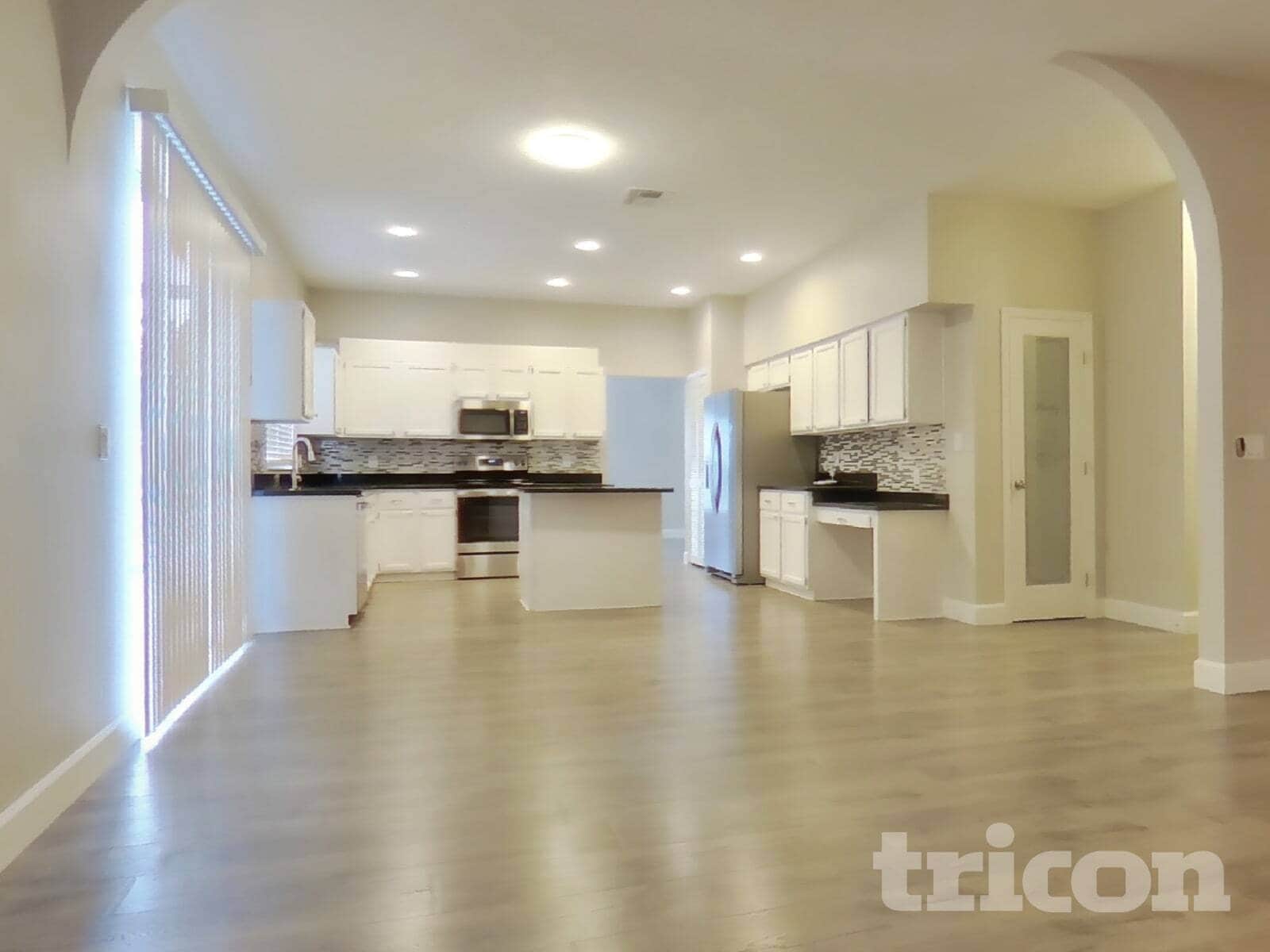 Building Photo - 1990 Turnberry Dr