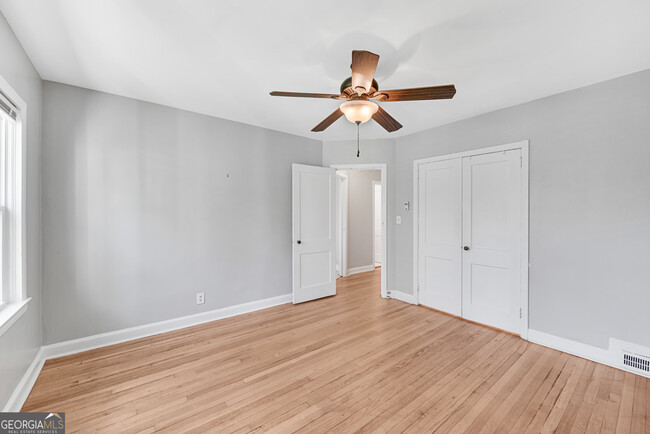 Building Photo - 1194 Spring Valley Ln NE