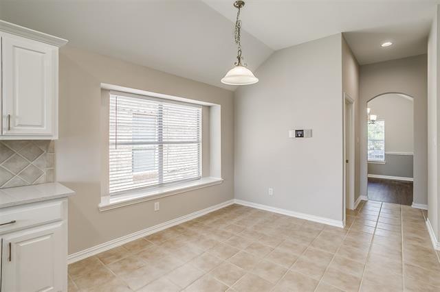 Building Photo - 2692 Lake Ridge Dr