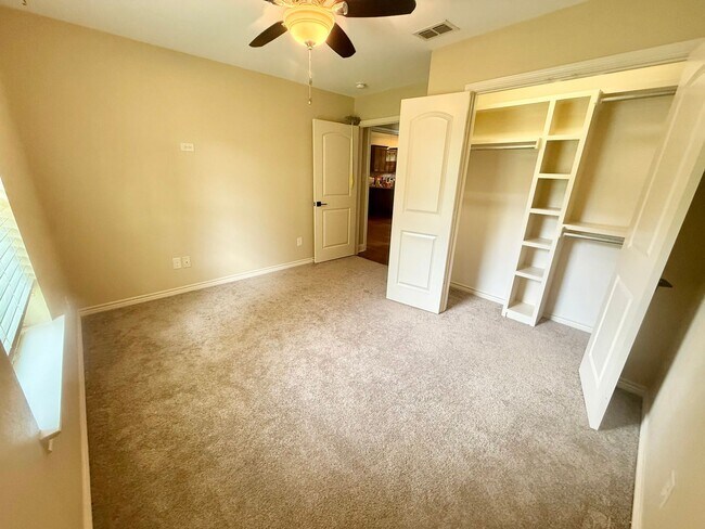 Building Photo - Lovely 3-bed/2-bath in Tyler near Lindale!