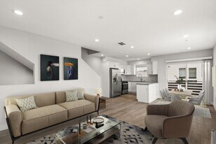 Building Photo - 11637 Kittridge St